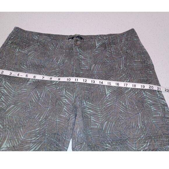 LEE Midrise Fit Women's Shorts Size 16/Medium - Picture 4 of 7
